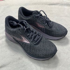 Brooks Adrenaline GTS cushion shoes, purple wides like new